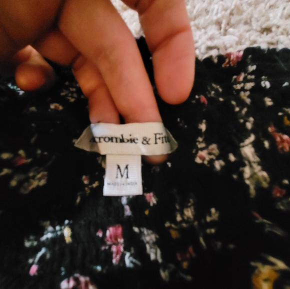 ABERCROMBIE & FITCH FLORAL SHORTS ROMPER - Picture 6 of 6